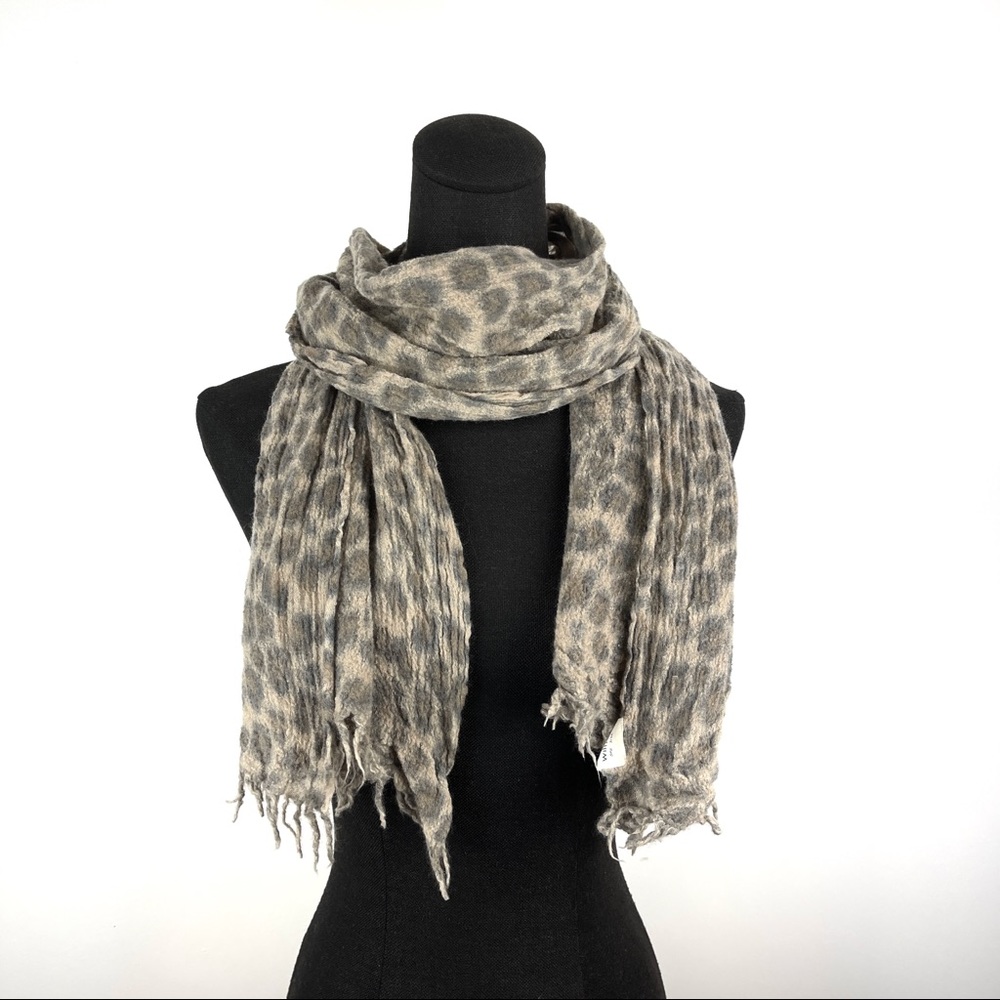 Wilfred WOOL Neck Scarf Animal Leopard Print